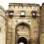 अकबर का सूरत अभियान – बादशाह ने हम्जाबान की जीभ कटवा ली। (101) अकबर का सूरत अभियान - www.bharatkaitihas.com